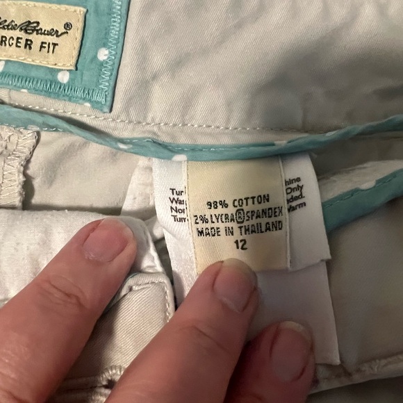 Eddie Bauer Women's Beige Shorts - Picture 3 of 3